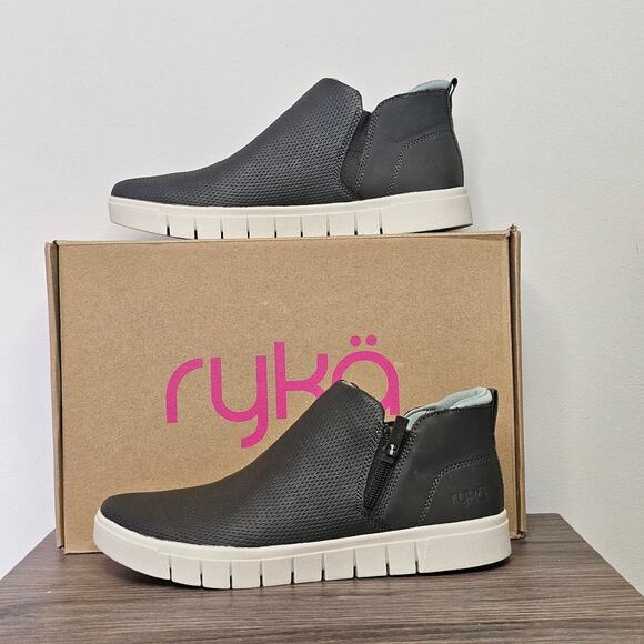 Ryka Women's Hensley II Casual Booties Size 9 Alpine Green NWT - Picture 1 of 6